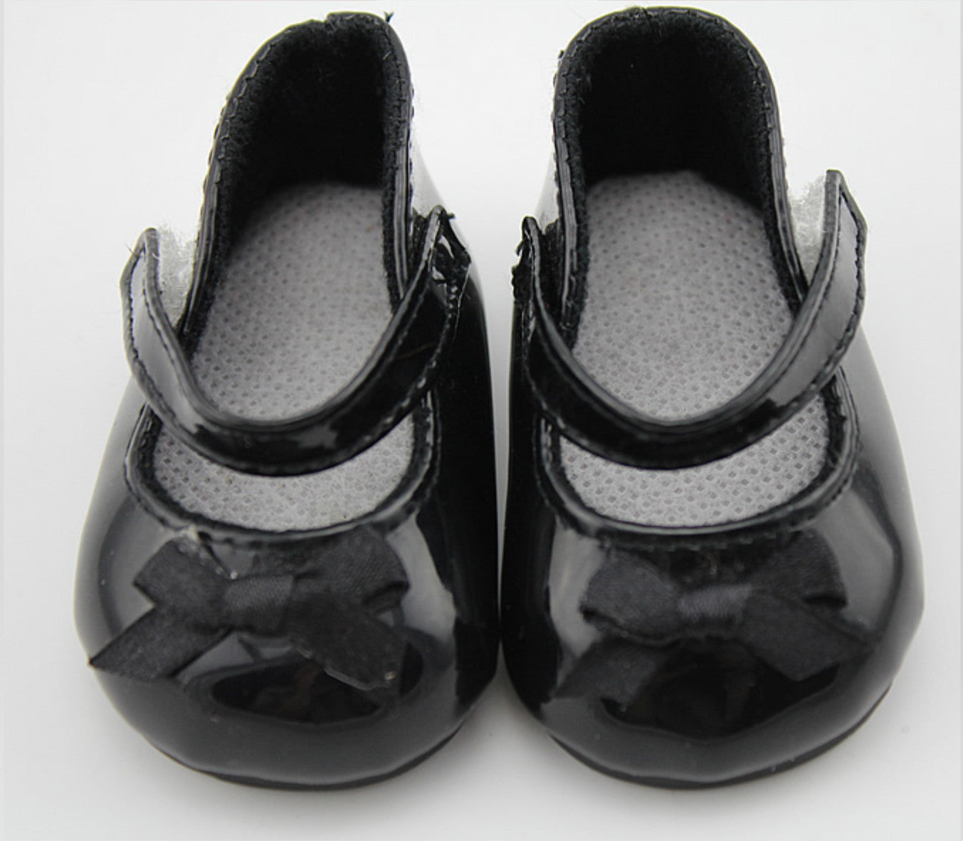 Patent black shoes